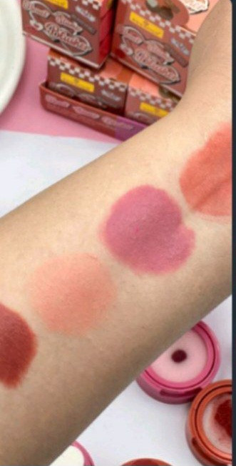 رژگونه استمپی اسنس